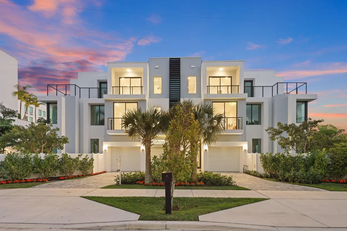 408 Southeast 2nd St - 4.jpg-SMALL at 408 SE 2nd Street, Delray Beach