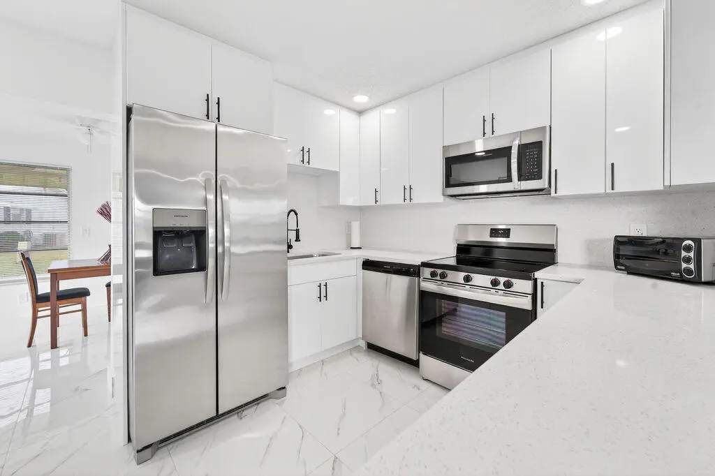 030526-292 at 688 SW Lake Court, Boynton Beach