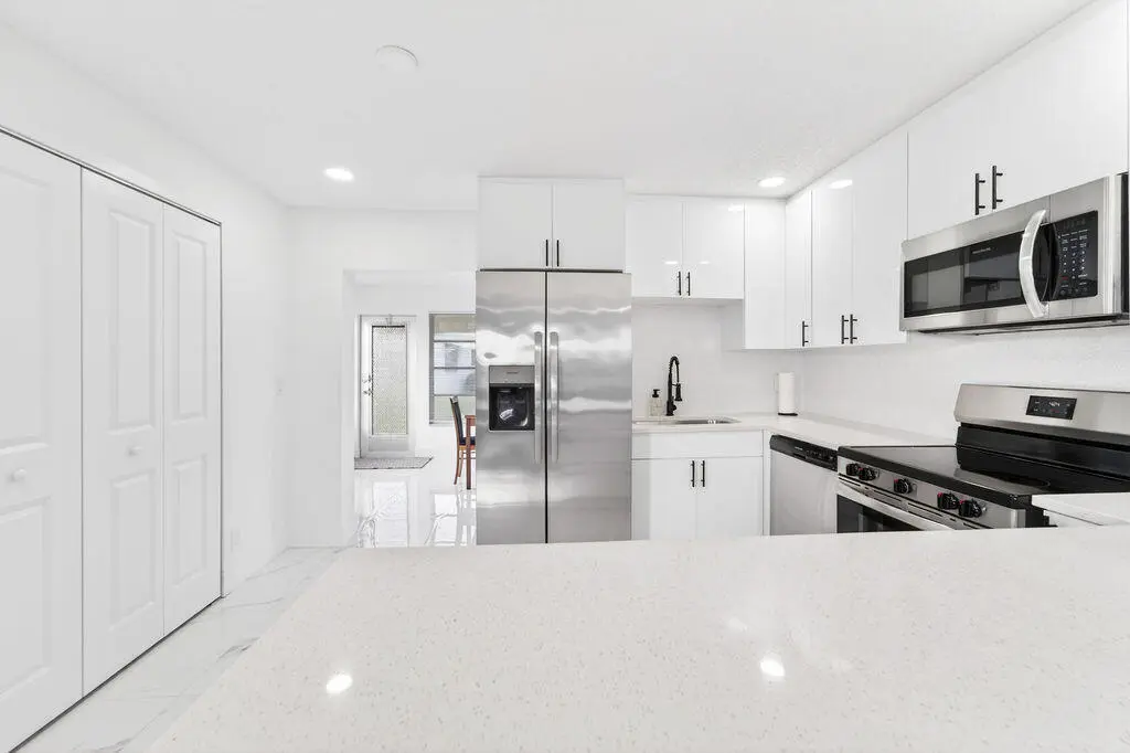 030526-296 at 688 SW Lake Court, Boynton Beach