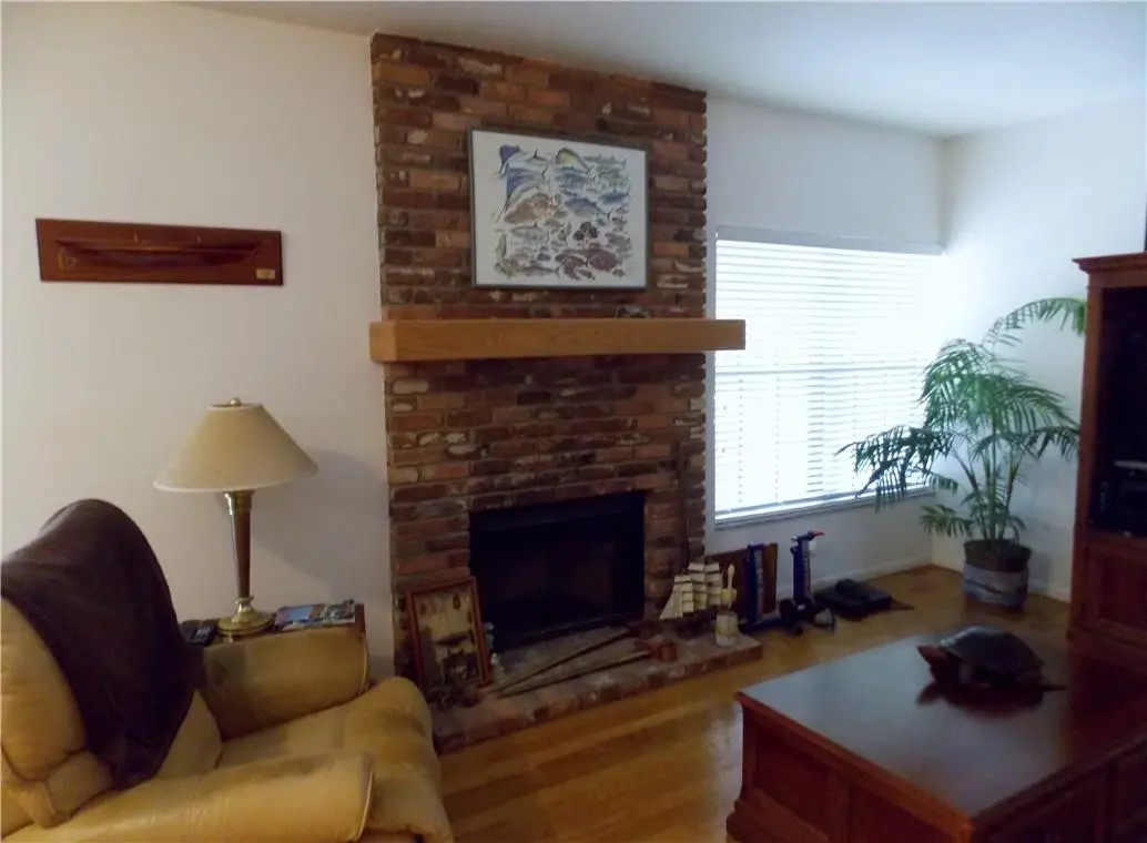 Wood Burning Fireplace at 1524 SE 12th Street 5, Fort Lauderdale