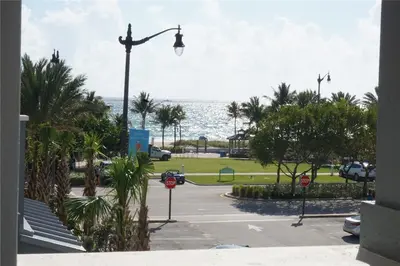 4511 El Mar Drive 1-301, Lauderdale-By-The-Sea – sold