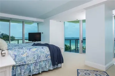 1200 Holiday Drive 401, Fort Lauderdale – sold