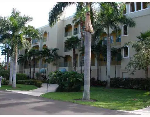 Exterior Front at 2720 NE 15th Street 202, Fort Lauderdale