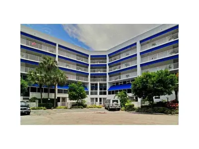 3100 NE 47th Court 2, Fort Lauderdale – sold