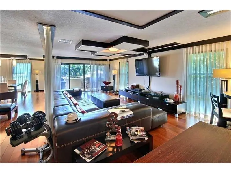 Photo 4 at 76 Isle Of Venice Drive G, Fort Lauderdale