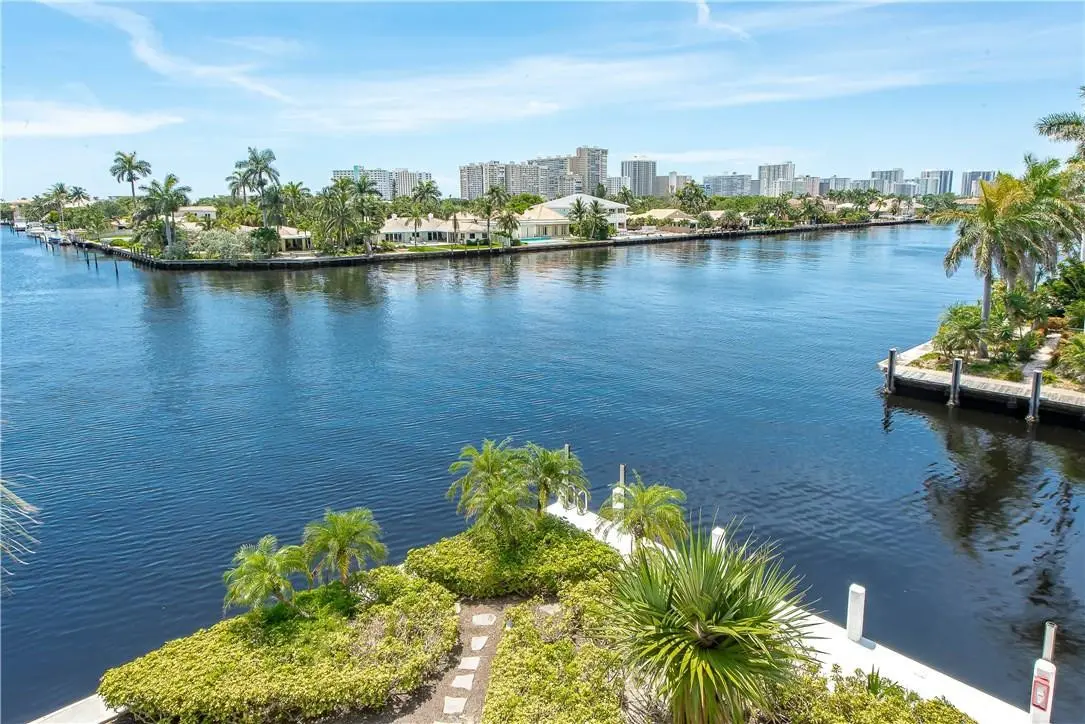 Photo 4 at 3100 NE 47th Court 304, Fort Lauderdale