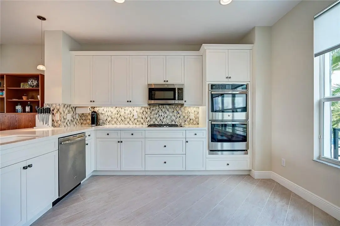 Photo 4 at 2900 NE 12th Terrace 21, Oakland Park