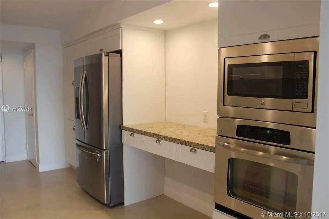 Photo 3 at 600 Grapetree Drive 5GN, Key Biscayne
