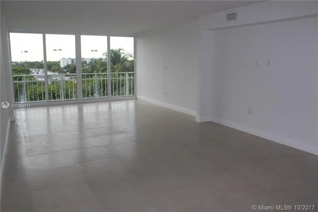 Photo 8 at 600 Grapetree Drive 5GN, Key Biscayne