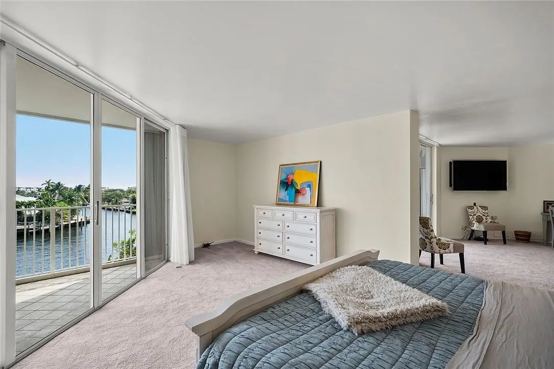 Master Suite at 3100 NE 47th Court 403, Fort Lauderdale