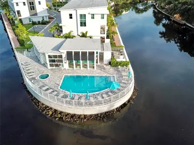 2900 NE 12th Terrace 29, Oakland Park – sold