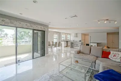 76 Isle Of Venice Drive D, Fort Lauderdale – sold