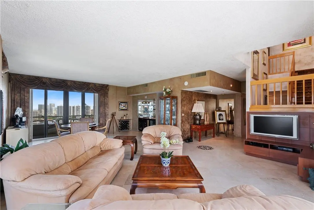 Photo 6 at 20225 NE 34th Court 2718, Aventura
