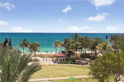 4511 El Mar Drive 404, Lauderdale-By-The-Sea – sold