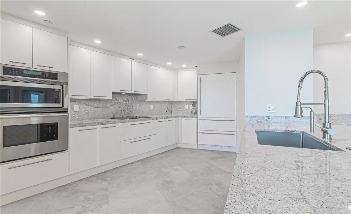 Photo 5 at 1200 Holiday Drive 705, Fort Lauderdale