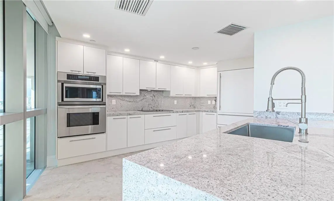 Photo 6 at 1200 Holiday Drive 705, Fort Lauderdale