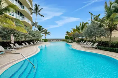 1200 Holiday Drive 803, Fort Lauderdale – sold