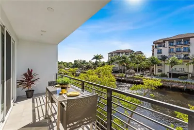 2900 NE 12th Terrace 13, Oakland Park – sold