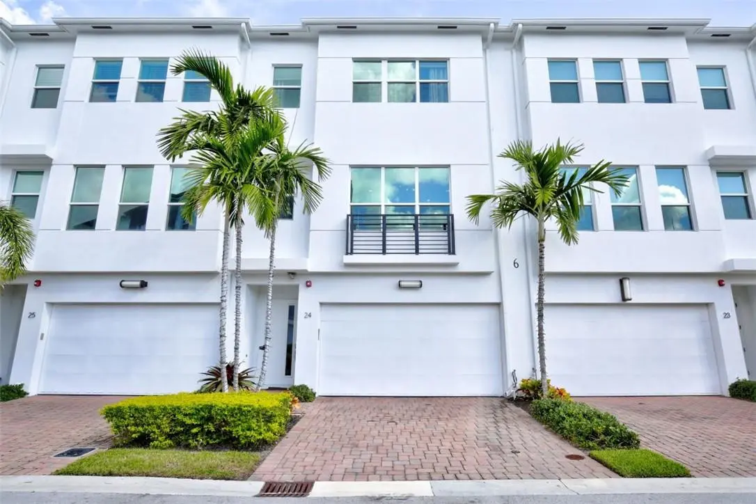 Photo 1 at 2900 NE 12th Terrace 24, Oakland Park