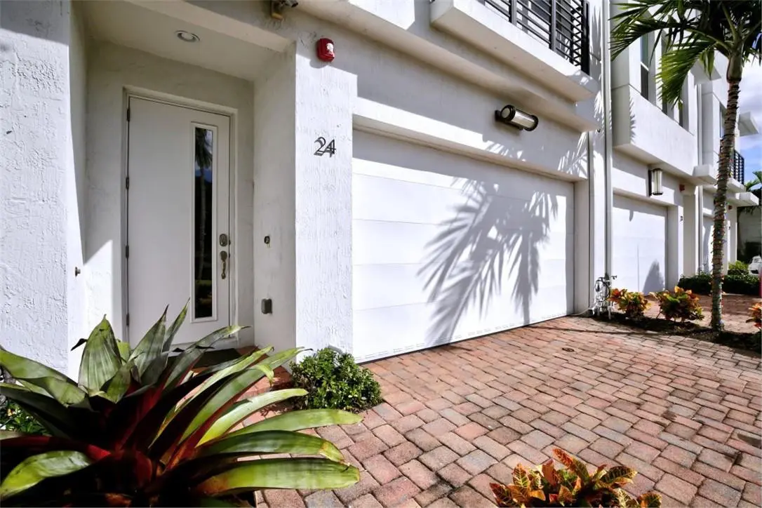 Photo 5 at 2900 NE 12th Terrace 24, Oakland Park