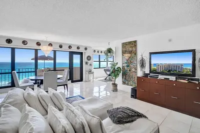 4900 N Ocean Boulevard 1119, Lauderdale-By-The-Sea – sold