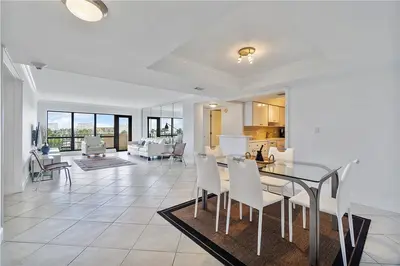 4900 N Ocean Boulevard 503, Lauderdale-By-The-Sea – sold