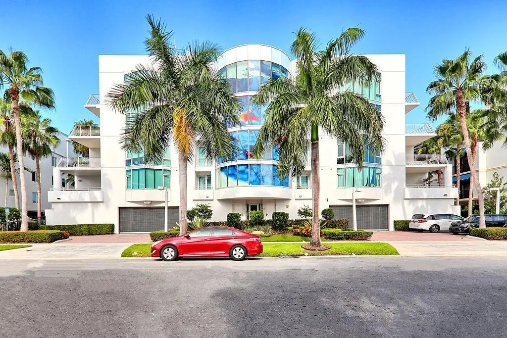 Photo 2 at 301 Hendricks Isle 6, Fort Lauderdale