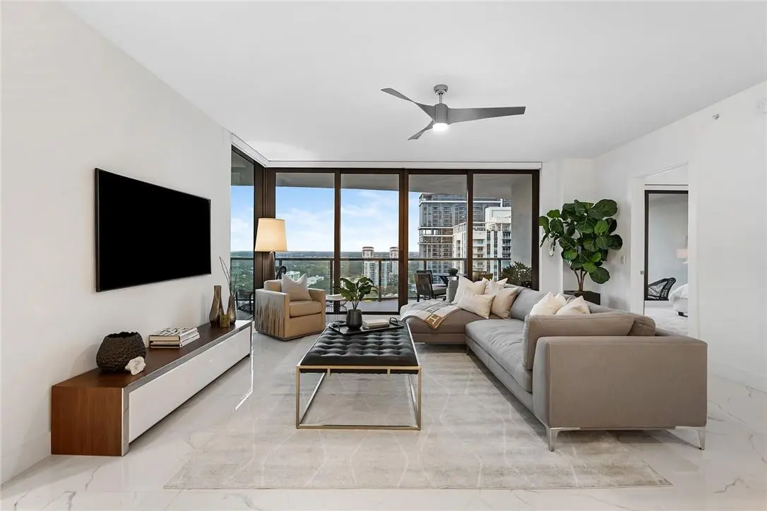Photo 4 at 100 E Las Olas 2204, Fort Lauderdale