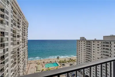 4280 Galt Ocean Drive 17C, Fort Lauderdale – sold
