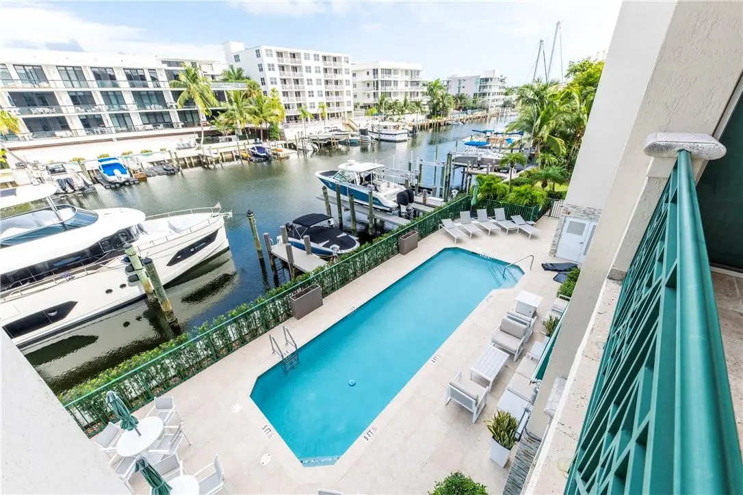 Photo 2 at 410 Hendricks Isle 303, Fort Lauderdale