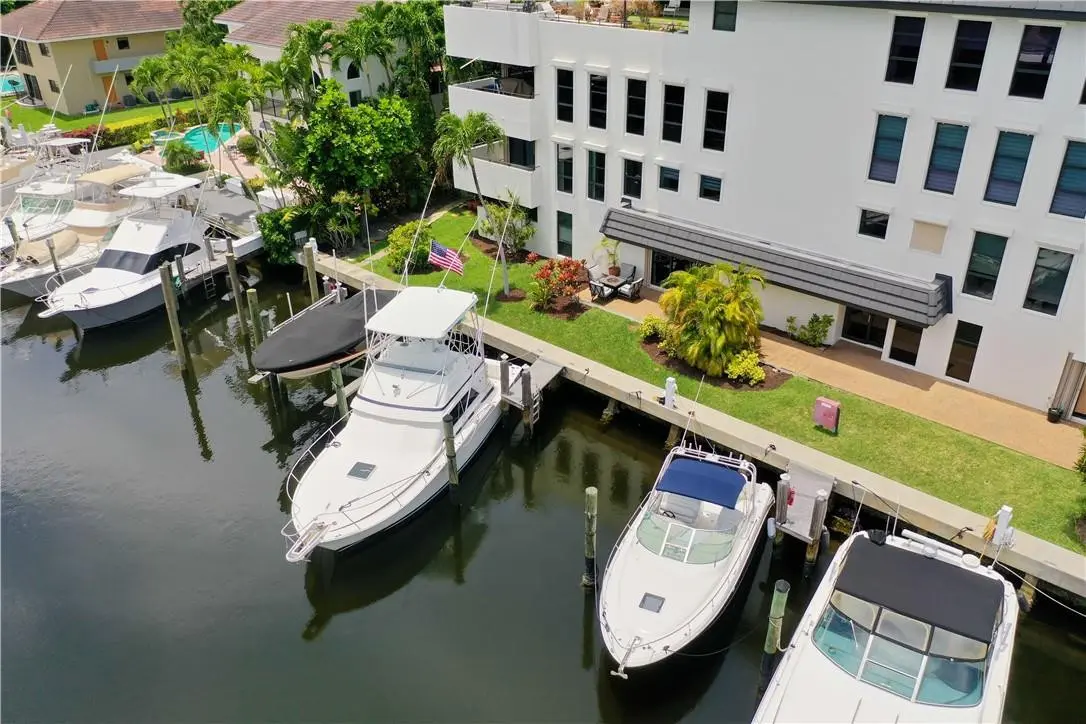 Photo 2 at 76 Isle Of Venice Drive A, Fort Lauderdale