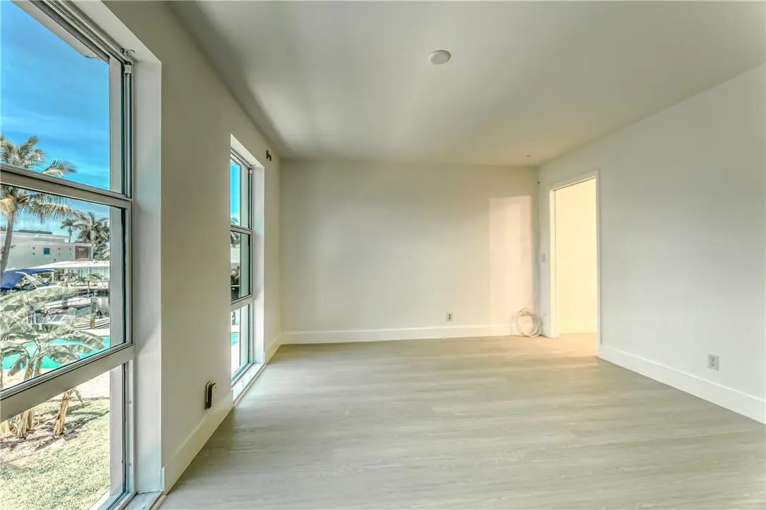 Photo 5 at 76 Isle Of Venice Drive F, Fort Lauderdale