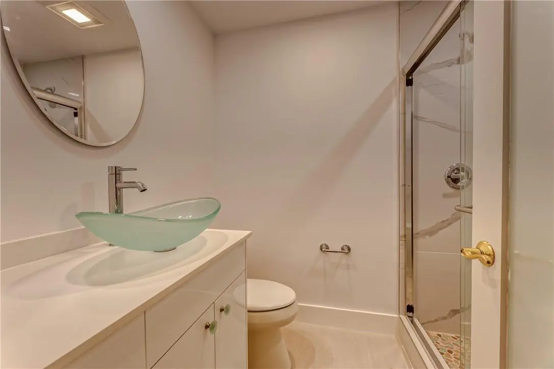 Photo 4 at 76 Isle Of Venice Drive F, Fort Lauderdale