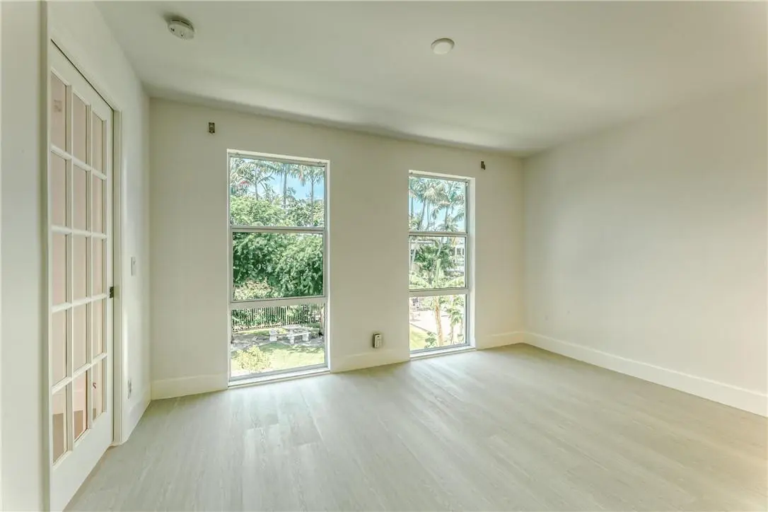 Photo 6 at 76 Isle Of Venice Drive F, Fort Lauderdale