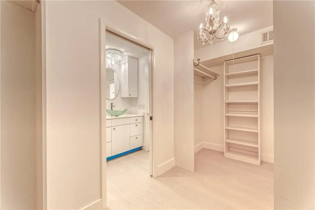 Photo 7 at 76 Isle Of Venice Drive F, Fort Lauderdale