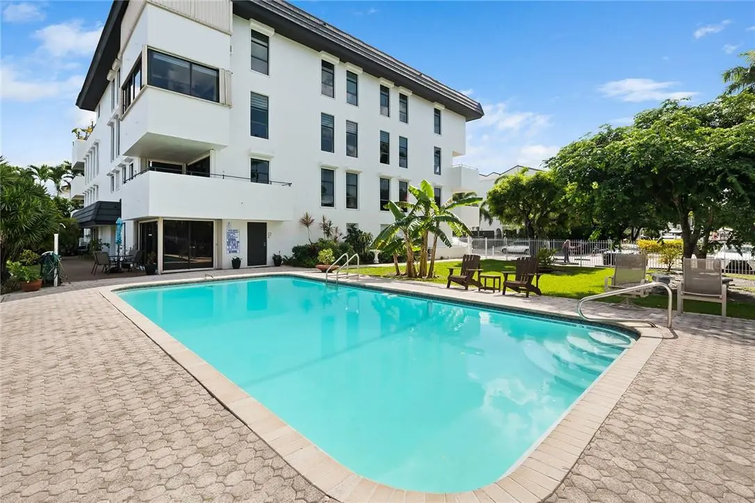 Photo 2 at 76 Isle Of Venice Drive C, Fort Lauderdale