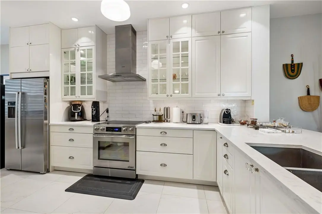 Photo 5 at 2720 NE 15th Street 201, Fort Lauderdale