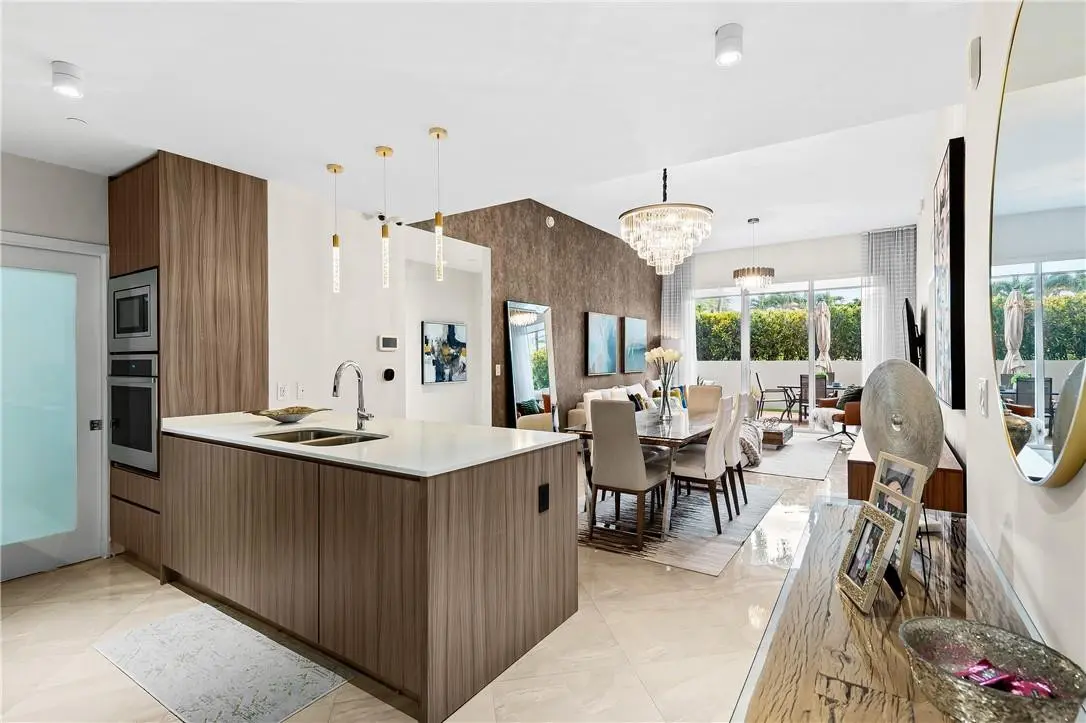 Photo 3 at 600 NE 27th Street 604, Miami