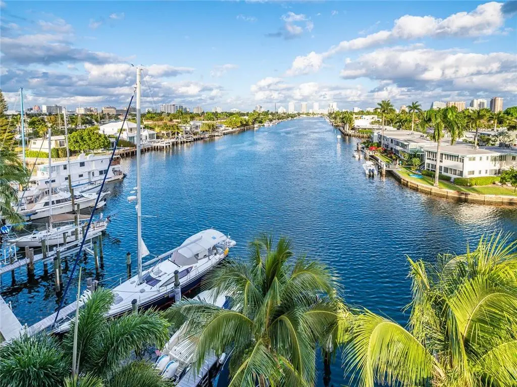 Photo 2 at 516 Hendricks Isle 5C, Fort Lauderdale