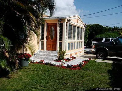 9324 Abbott Avenue, Surfside – Single Family Residence for sale