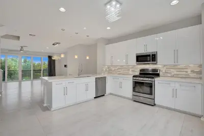 2900 NE 12th Terrace 6, Oakland Park – sold