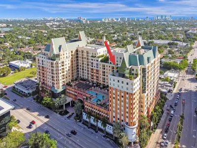 100 N Federal Highway PH-1, Fort Lauderdale – sold