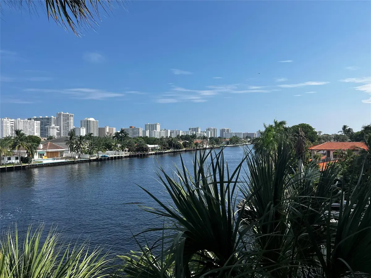 Photo 2 at 3100 NE 47th Court 303, Fort Lauderdale