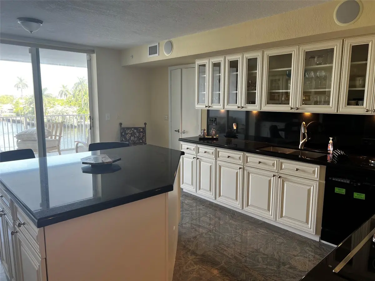 Photo 5 at 3100 NE 47th Court 303, Fort Lauderdale