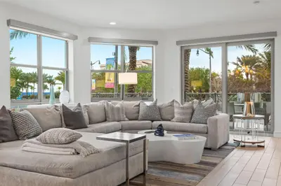 4511 El Mar Drive 206, Lauderdale-By-The-Sea – sold