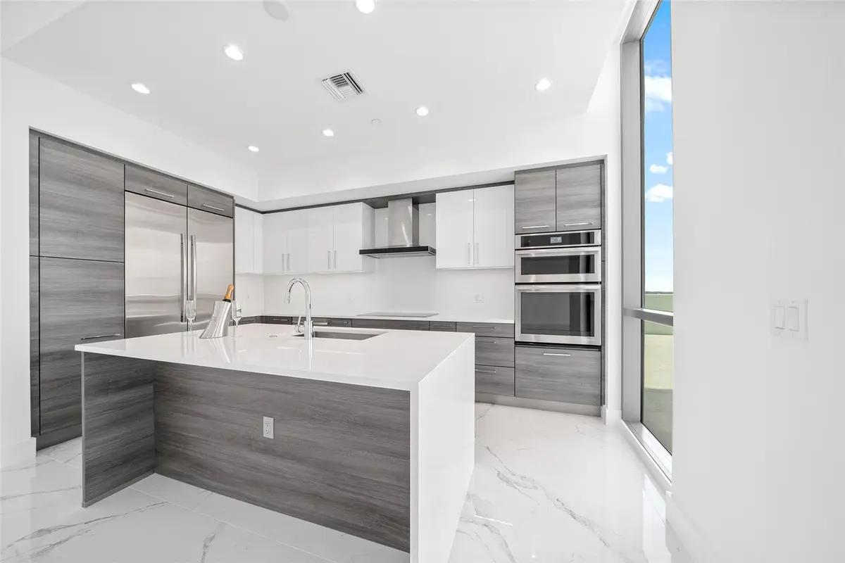 Photo 4 at 100 E Las Olas Boulevard 1604, Fort Lauderdale