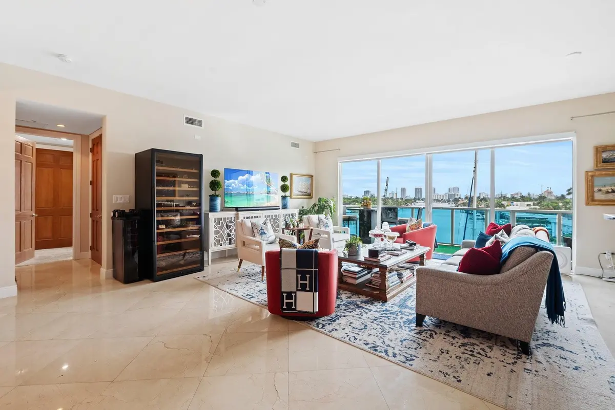 Photo 7 at 516 Hendricks Isle 5B, Fort Lauderdale