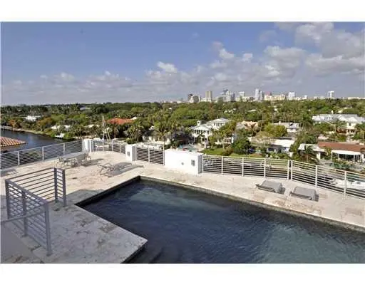 Swimming Pool/Hot Tub/Sauna at 301 Hendricks Isle 5, Fort Lauderdale
