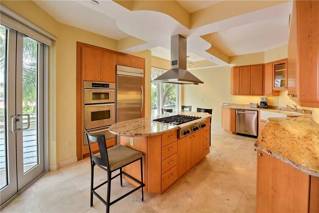 Photo 7 at 301 Hendricks Isle 5, Fort Lauderdale