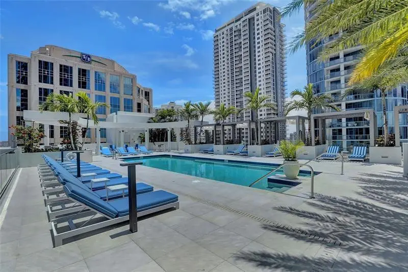 Photo 5 at 100 E Las Olas 1904, Fort Lauderdale